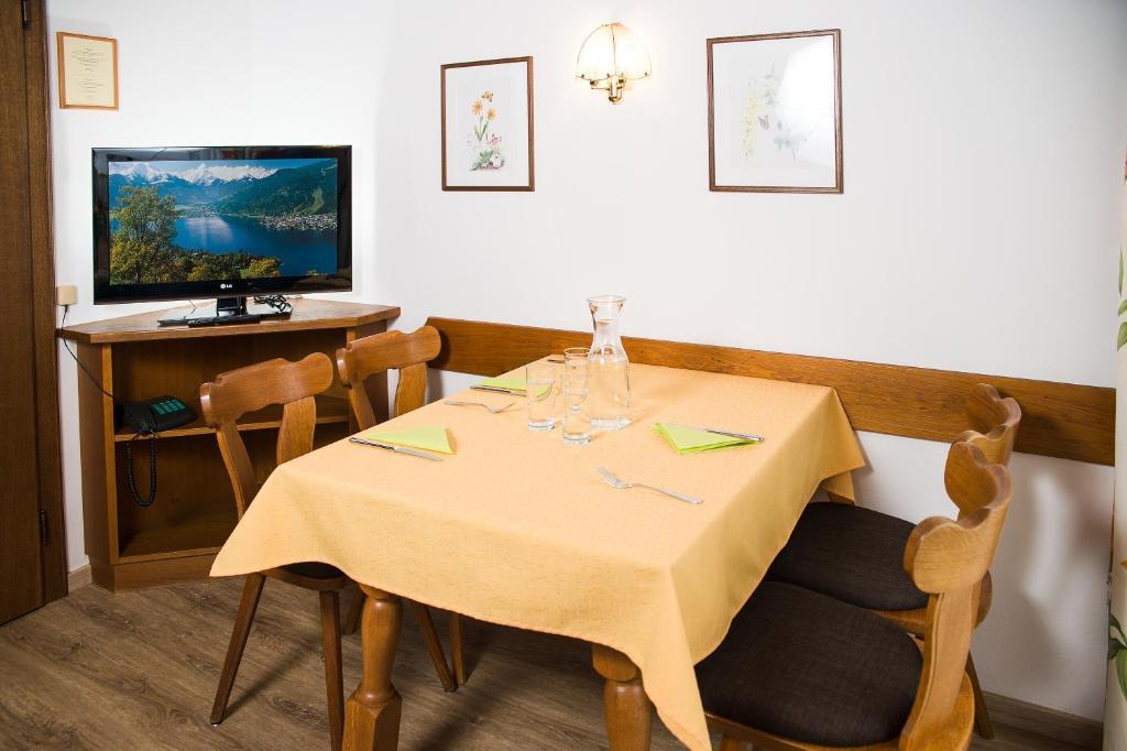 Gaestehaus Haffner ツェル アム ゼー 部屋 写真